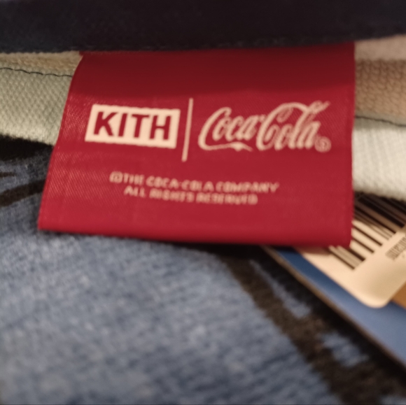 🌟Brand New w/ Tags🌟 KITH x Coca-Cola Mountains Towel - Picture 3 of 7